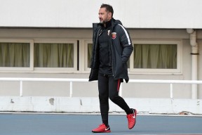 米兰入口 -新赛季中超首个转会窗口开启