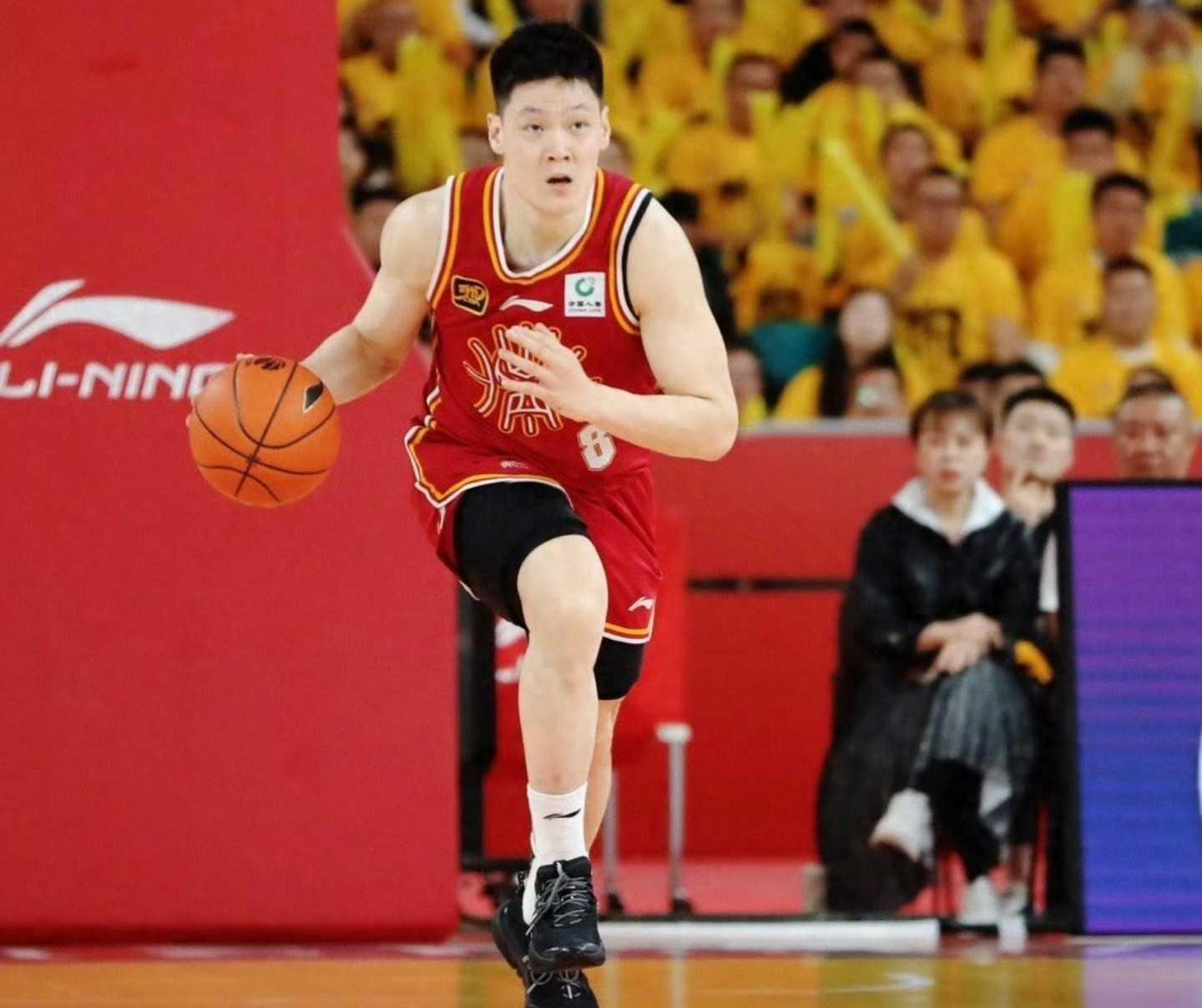 赛后体能课后，北京首钢绝杀压哨备战CBA常规赛，目标明确，高层口径保持一致的简单介绍